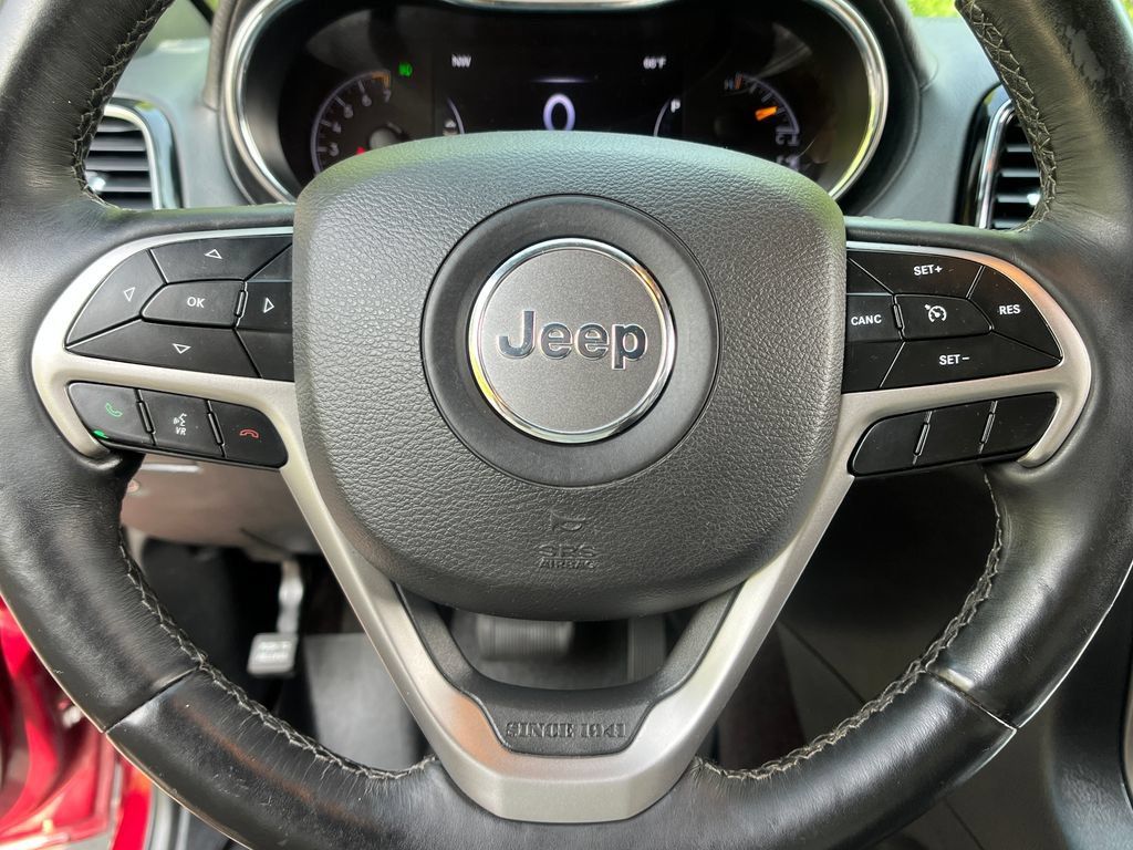 Used 2019 Jeep Grand Cherokee Overland AWD/4WD image 14