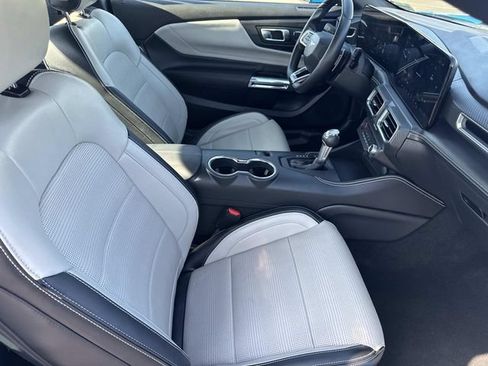 Used 2025 Ford Mustang GT RWD image 34
