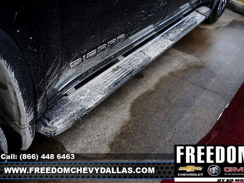 Certified 2024 GMC Sierra 1500 SLT image 9