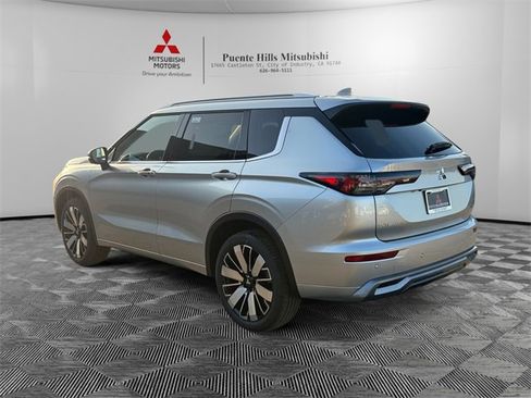 New 2026 Mitsubishi Outlander SEL image 7