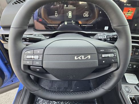 New 2026 Kia Sportage EX image 21