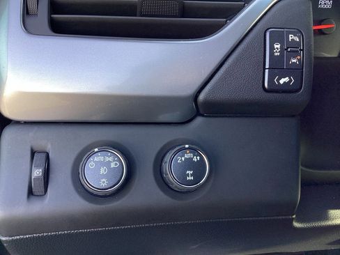 Used 2020 Chevrolet Suburban Premier image 35