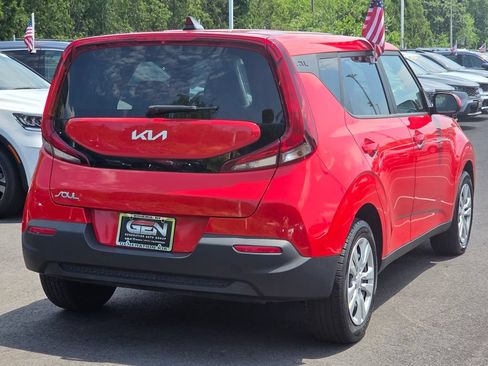 Used 2022 Kia Soul LX FWD image 4