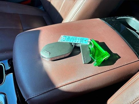 Used 2023 Kia Telluride SX image 10