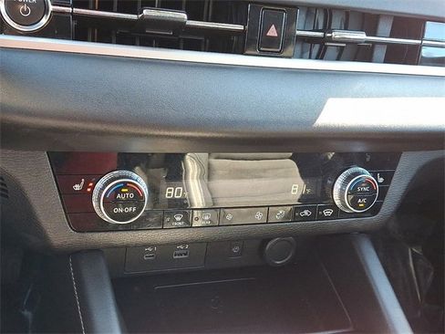 Used 2024 Mitsubishi Outlander SE image 17