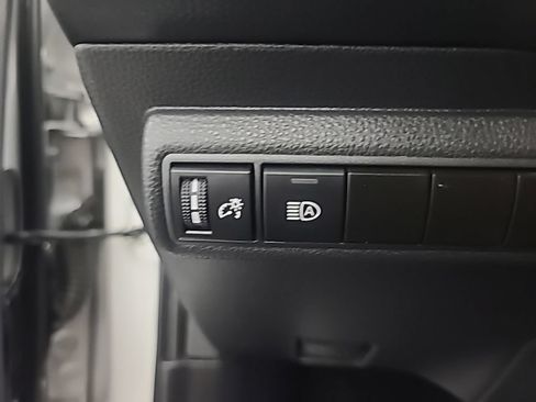 Used 2025 Toyota Corolla LE FWD image 27