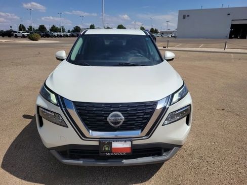 Used 2021 Nissan Rogue SV AWD/4WD image 3