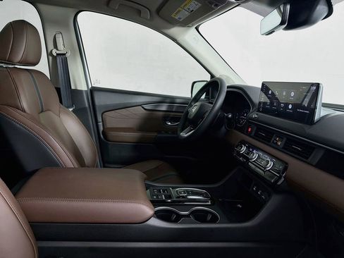 Used 2026 Honda Pilot Touring image 35