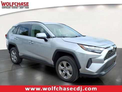 Used 2024 Toyota RAV4 XLE FWD image 7