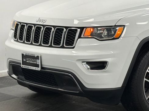 Used 2018 Jeep Grand Cherokee Limited w/ Trailer Tow Group IV image 2