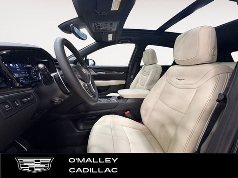 New 2026 Cadillac XT5 Sportv w/ LPO, Floor Liner Package image 10