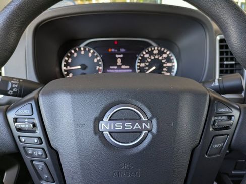 Used 2022 Nissan Frontier SV image 23