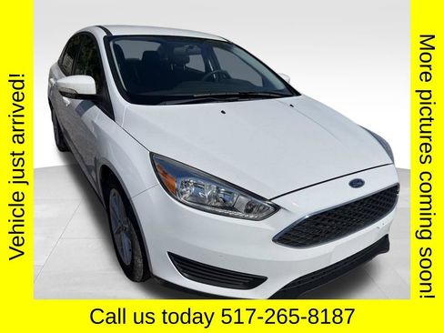 Used 2017 Ford Focus SE FWD image 1