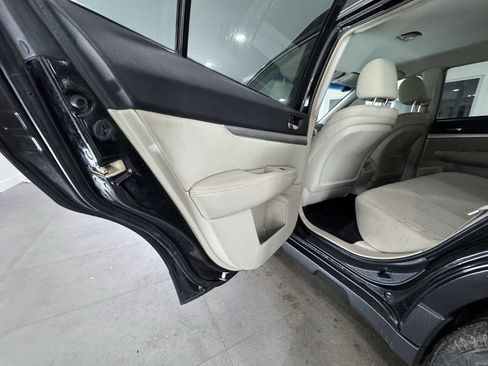 Used 2011 Subaru Outback 2.5i Premium image 16