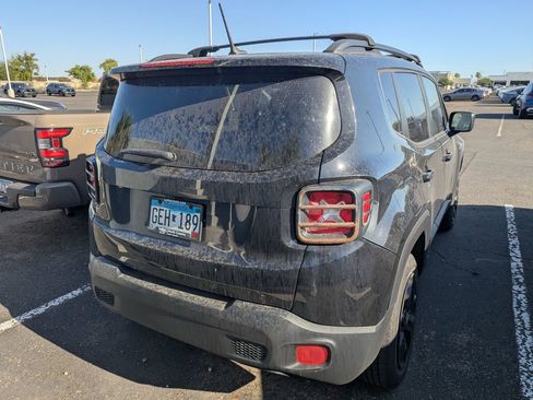 Used 2016 Jeep Renegade Latitude w/ Popular Equipment Group AWD/4WD image 5