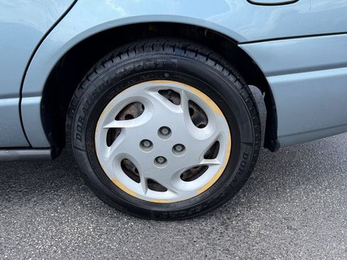 Used 2002 Saturn S-Series SL2 FWD image 8