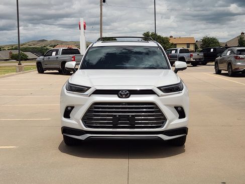 Used 2026 Toyota Grand Highlander AWD Hybrid image 6