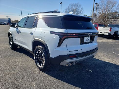 New 2026 Chevrolet Traverse Z71 w/ Driver Confidence Package image 3