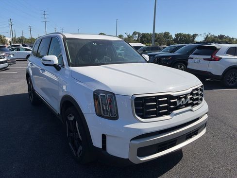 Used 2025 Kia Telluride S image 1
