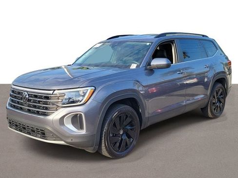 Certified 2024 Volkswagen Atlas SE FWD image 2