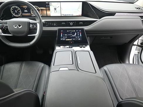 Used 2025 INFINITI QX80 Sensory image 30