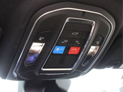 Used 2023 Jeep Grand Cherokee Limited image 19