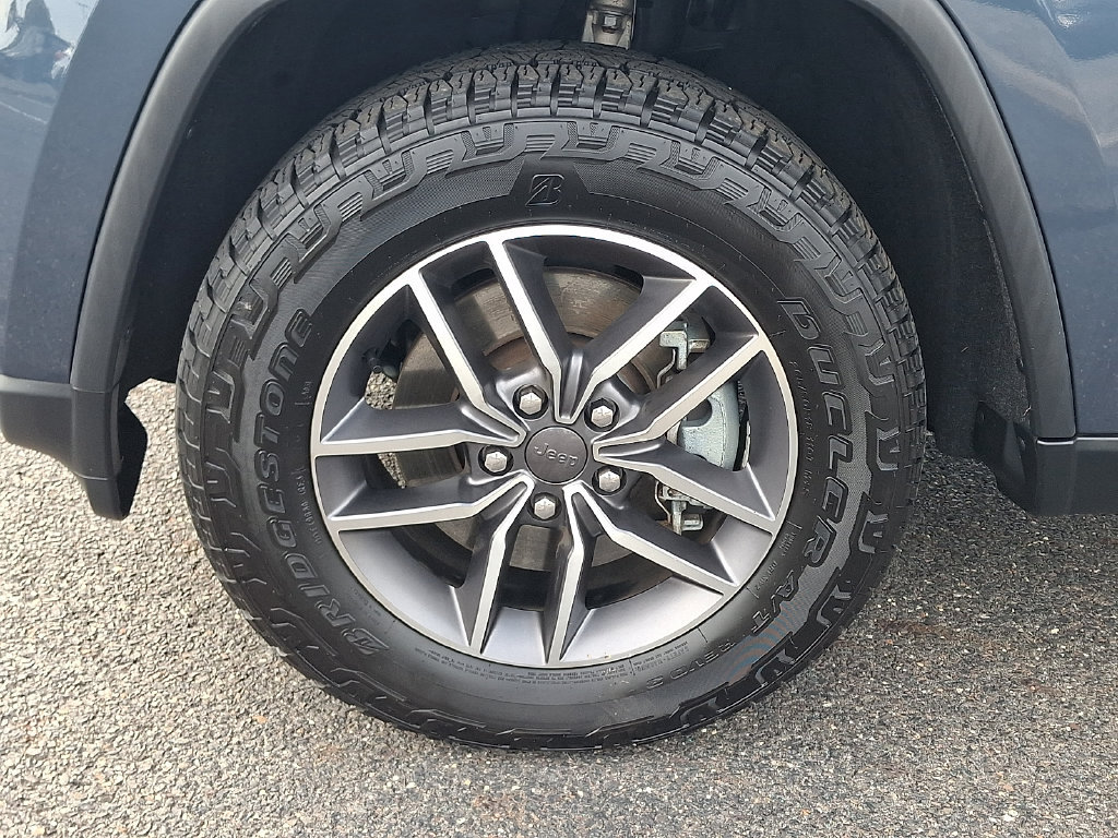 Used 2021 Jeep Grand Cherokee Limited AWD/4WD image 12