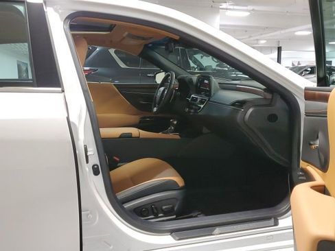 Used 2025 Lexus ES 350 w/ Premium Package FWD image 26
