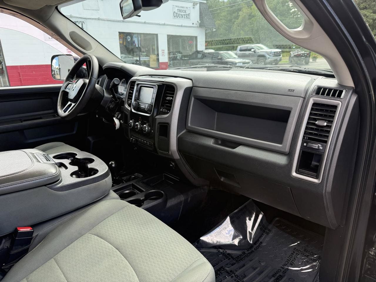 Used 2016 RAM 2500 Tradesman w/ Chrome Appearance Group AWD/4WD image 16