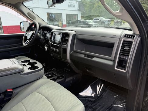 Used 2016 RAM 2500 Tradesman w/ Chrome Appearance Group AWD/4WD image 16