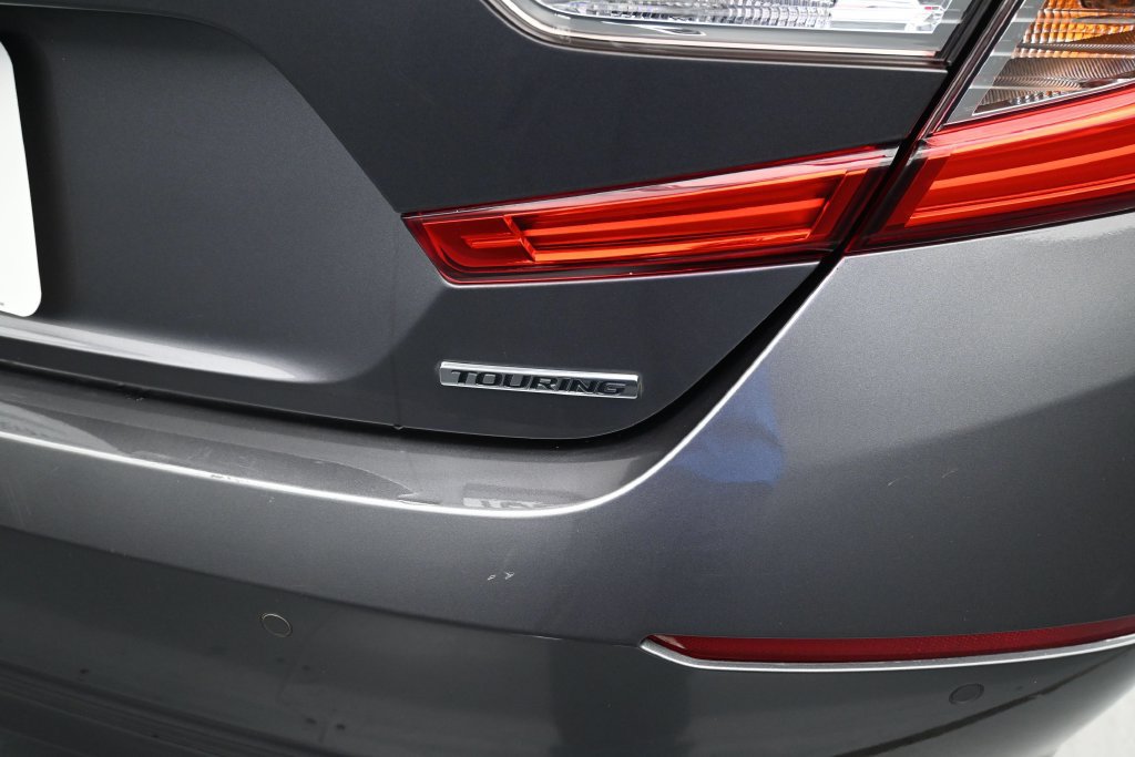 Used 2018 Honda Accord Touring image 18