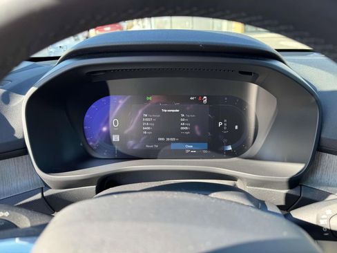 Certified 2023 Volvo XC40 B5 Plus w/ Driver Assist Package image 23