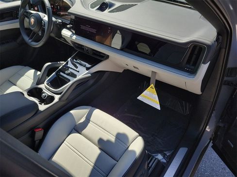 New 2026 Porsche Cayenne Coupe image 19