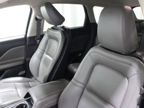 Used 2025 Lincoln Corsair FWD image 4