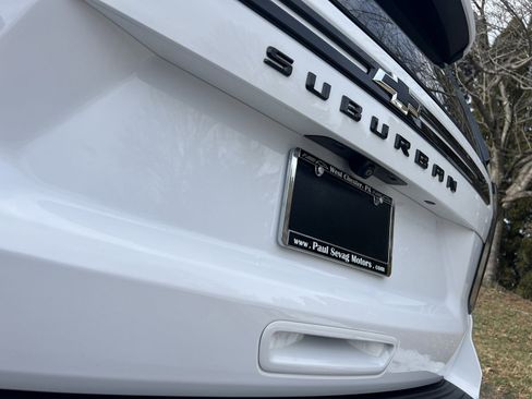 Used 2023 Chevrolet Suburban Z71 w/ Luxury Package image 95