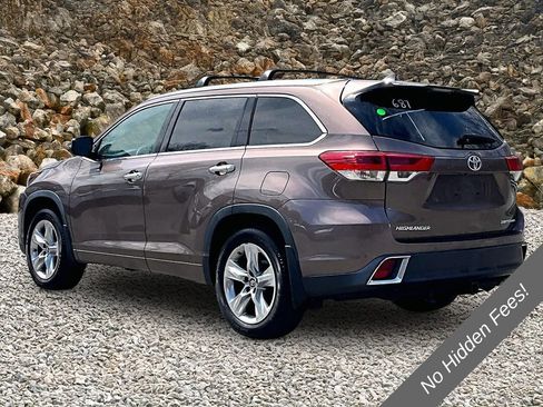 Used 2019 Toyota Highlander Limited AWD/4WD image 11