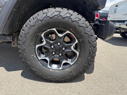 Used 2023 Jeep Gladiator Rubicon w/ LED Lighting Group AWD/4WD image 4