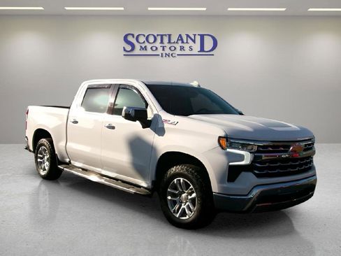 Used 2025 Chevrolet Silverado 1500 LTZ w/ Z71 Off-Road Package AWD/4WD image 4