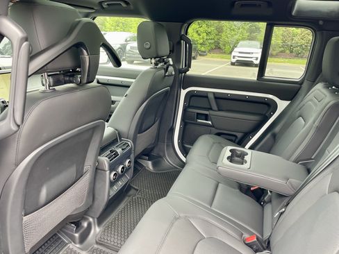 New 2026 Land Rover Defender 110 X-Dynamic SE AWD/4WD image 30