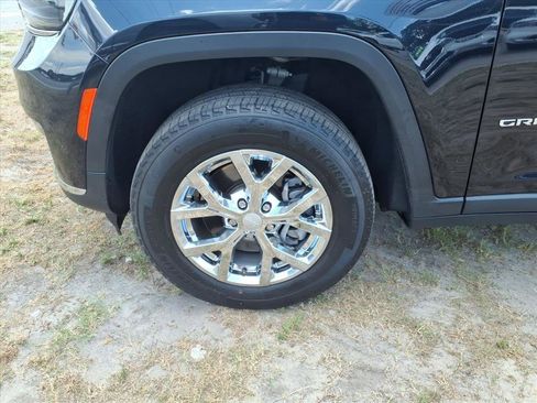 Used 2023 Jeep Grand Cherokee L Limited RWD image 6