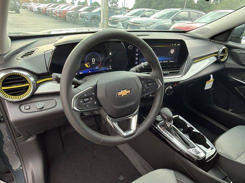 New 2026 Chevrolet Trax LT w/ Driver Confidence Package FWD image 20