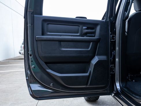 Used 2024 RAM 3500 Tradesman w/ Chrome Appearance Group image 39