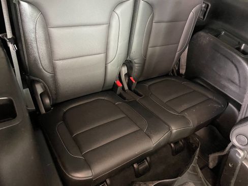 Used 2018 GMC Acadia SLT image 31