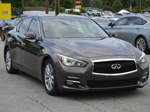 Used 2015 INFINITI Q50 Premium w/ Navigation Package RWD image 2