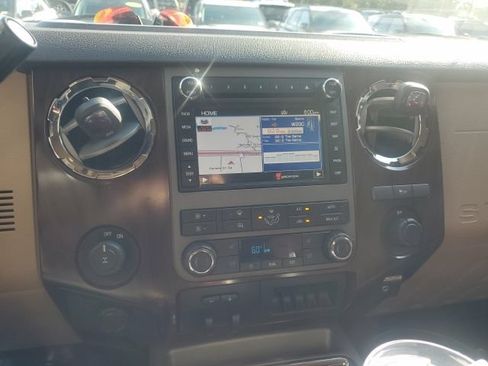 Used 2011 Ford F250 Lariat w/ Lariat Interior Pkg RWD image 4