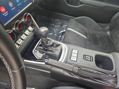 Used 2024 Toyota GR86 Premium image 23