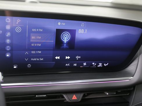 Used 2025 Buick Envision Preferred image 19