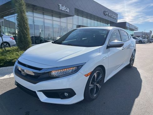 Used 2017 Honda Civic Touring image 1