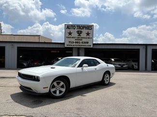 Used 2014 Dodge Challenger SXT RWD video 1