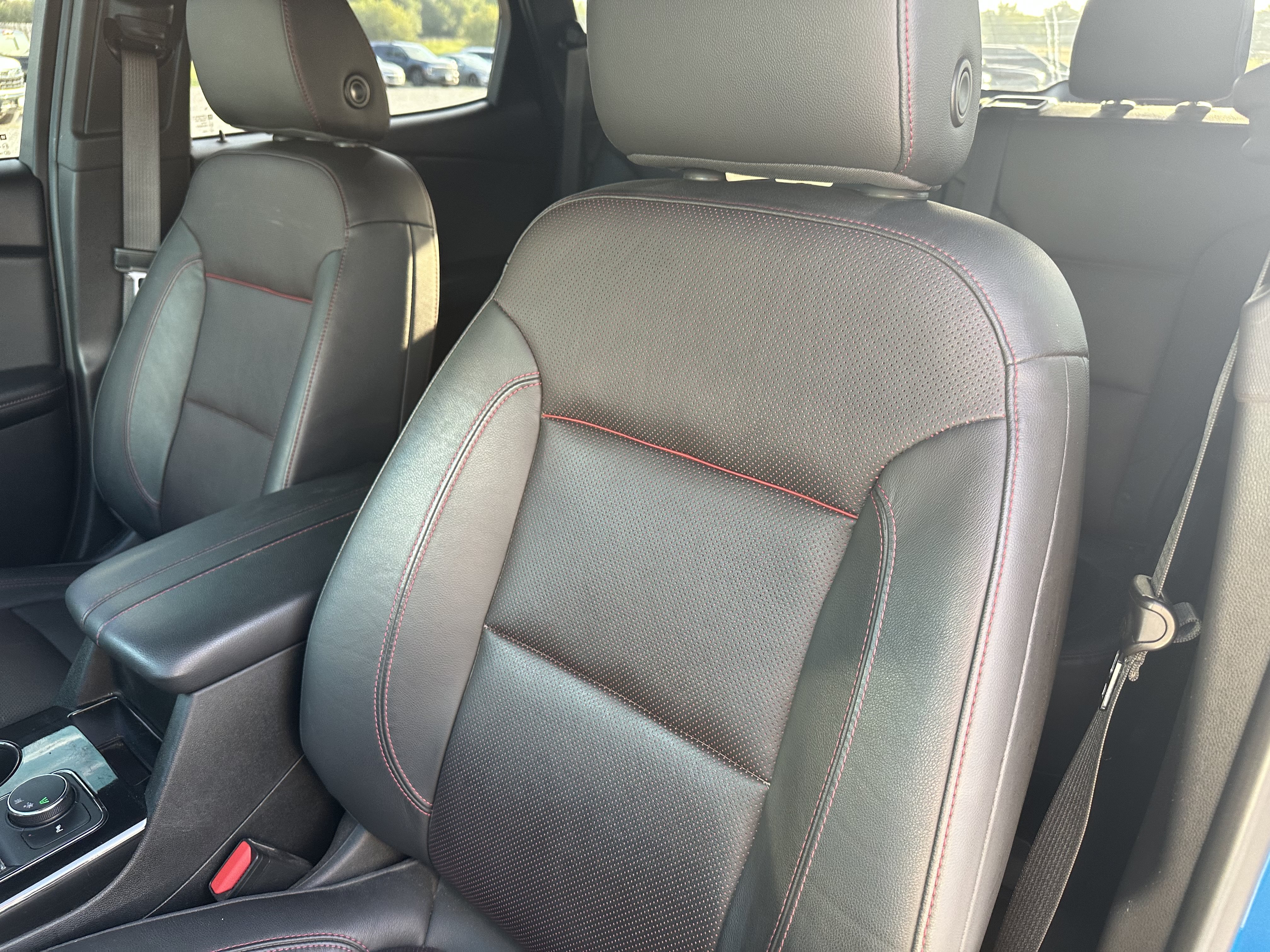 Used 2020 Chevrolet Blazer RS w/ LPO, Floor Liner Package FWD image 4